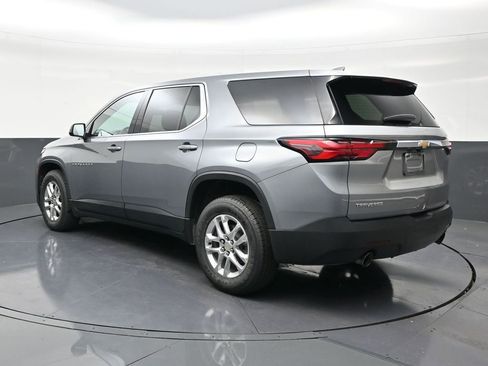 Used 2023 Chevrolet Traverse LS FWD image 3