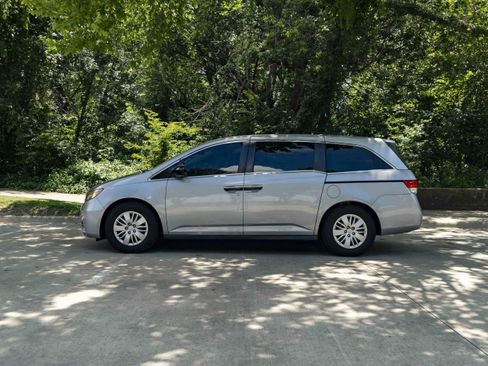 Used 2016 Honda Odyssey LX image 6