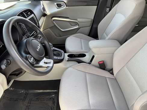 Certified 2024 Kia Soul LX FWD image 18