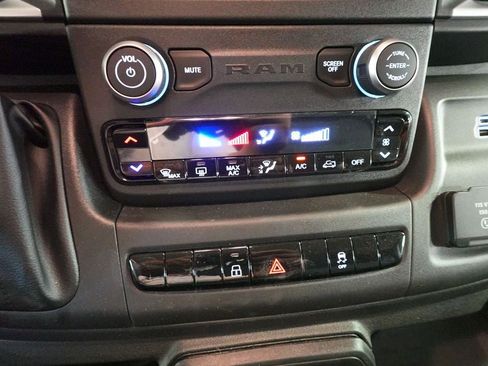 New 2024 RAM ProMaster 2500 w/ Quick Order Package 22G SLT image 18