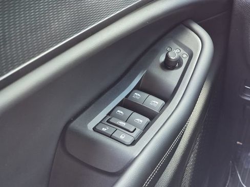 Used 2025 Jeep Grand Cherokee L Altitude AWD/4WD image 17