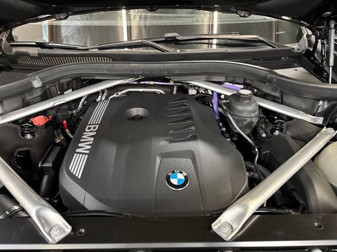 Used 2024 BMW X7 xDrive40i w/ M Sport Package AWD/4WD image 31