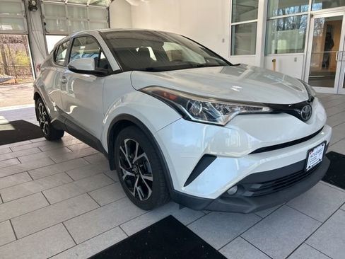 Used 2018 Toyota C-HR XLE image 6
