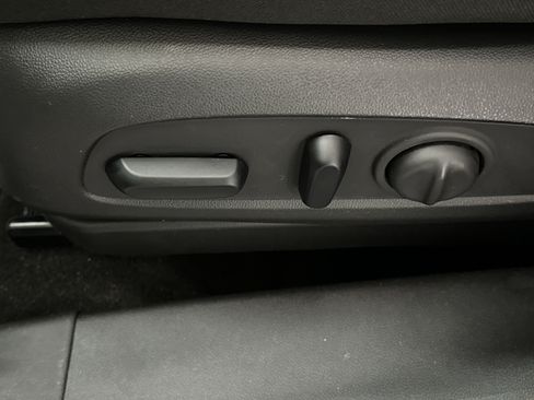Used 2023 Chevrolet TrailBlazer LT FWD image 18