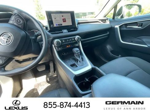 Used 2025 Toyota RAV4 XLE AWD/4WD image 20