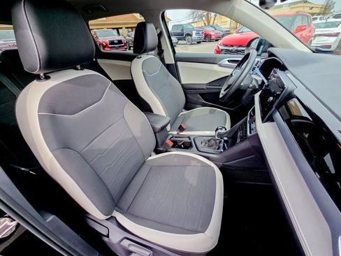 Used 2025 Volkswagen Taos SE image 28