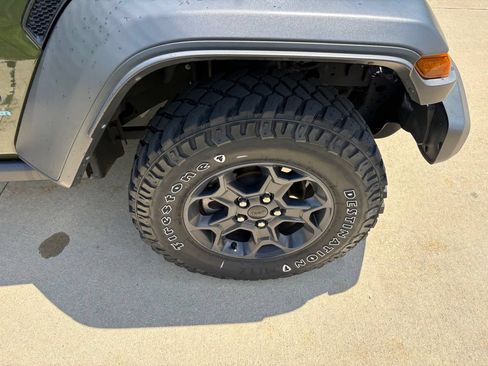 Used 2023 Jeep Wrangler Unlimited w/ Convenience Group AWD/4WD image 50