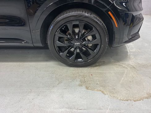 Used 2023 Kia Sorento SX image 4