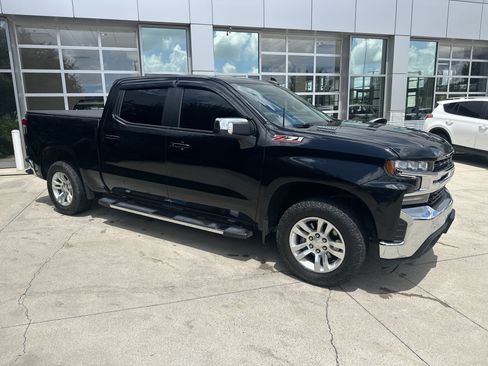 Used 2021 Chevrolet Silverado 1500 LT AWD/4WD image 2