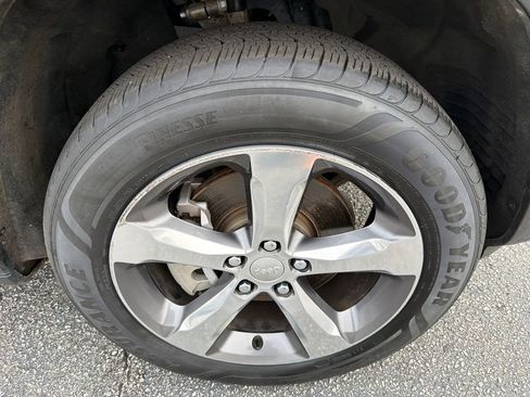 Used 2022 Jeep Grand Cherokee L Limited image 12