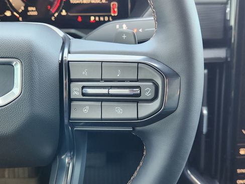 New 2026 GMC Acadia AT4 w/ Luxury Package image 32