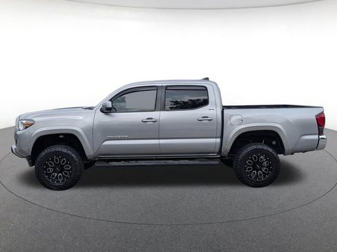 Used 2019 Toyota Tacoma SR5 RWD image 3