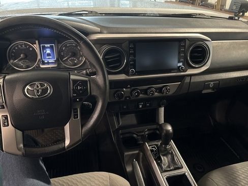Used 2020 Toyota Tacoma SR5 image 12