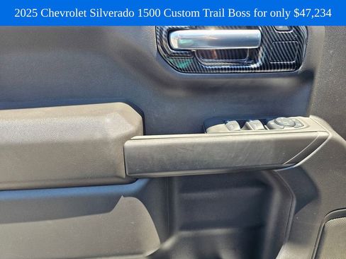 Used 2025 Chevrolet Silverado 1500 Custom Trail Boss w/ LPO, Dark Essentials Package AWD/4WD image 17