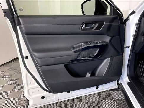 Certified 2025 Nissan Pathfinder S AWD/4WD image 22