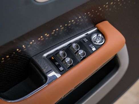 Used 2018 Rolls-Royce Wraith image 41