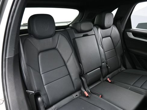Certified 2026 Porsche Cayenne E-Hybrid AWD/4WD image 27