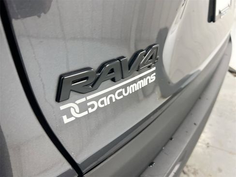 Used 2022 Toyota RAV4 LE image 26
