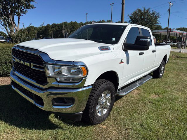 Used 2024 RAM 2500 Big Horn AWD/4WD image 3