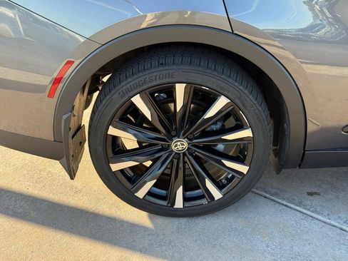 Used 2023 Toyota Crown Platinum image 6