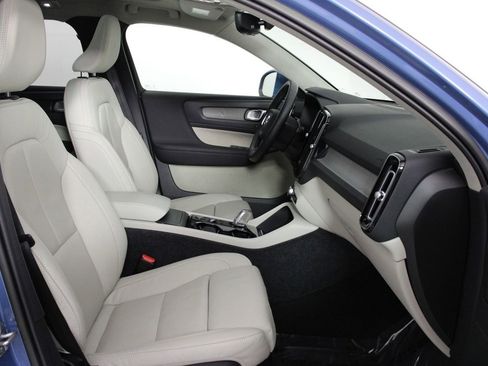 Certified 2023 Volvo XC40 B5 Ultimate image 29