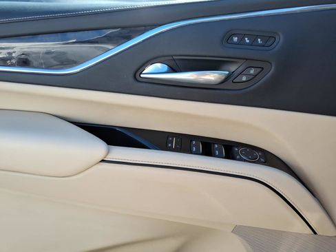 Used 2021 Cadillac Escalade ESV Premium Luxury w/ Performance Package AWD/4WD image 13