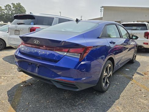 Used 2023 Hyundai Elantra SEL w/ Convenience Package FWD image 2