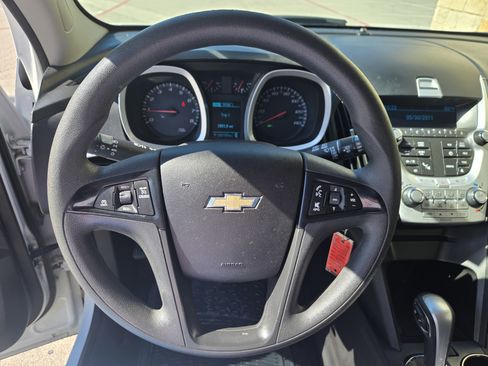 Used 2015 Chevrolet Equinox LS FWD image 12