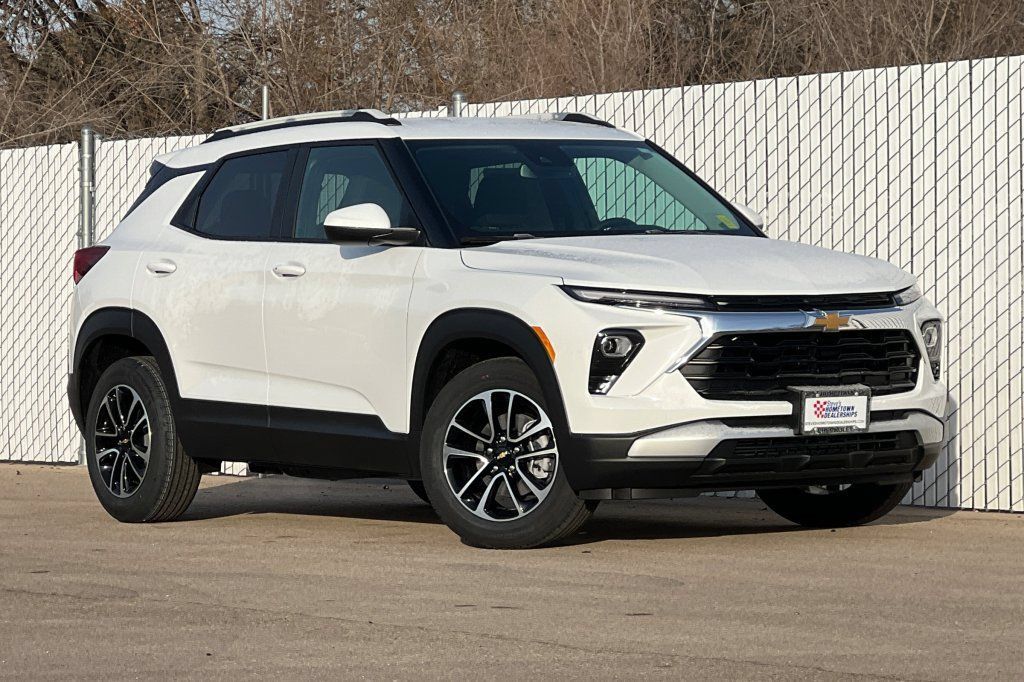 New 2026 Chevrolet TrailBlazer LT w/ Convenience Package FWD image 2