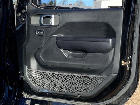 Used 2020 Jeep Wrangler Unlimited Rubicon AWD/4WD image 23