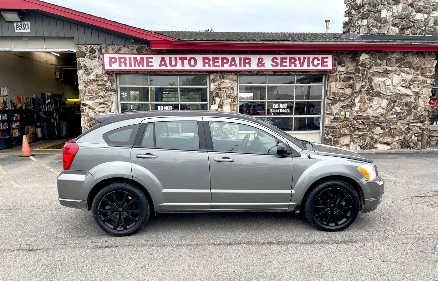 Used 2011 Dodge Caliber Heat w/ Driver Convenience Group FWD image 8