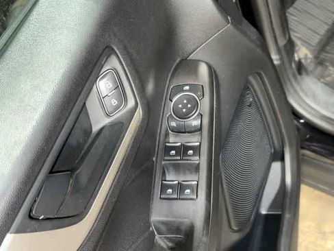Used 2021 Ford Escape S AWD/4WD image 22