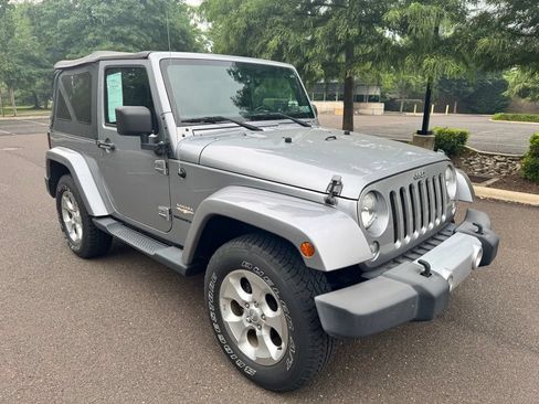 Used 2015 Jeep Wrangler Sahara AWD/4WD image 3
