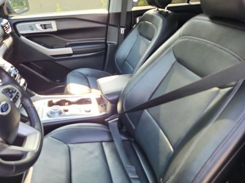 Used 2021 Ford Explorer Limited w/ Hybrid Equipment Group 310A AWD/4WD image 13
