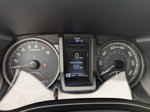 Used 2019 Toyota Tacoma TRD Sport image 24