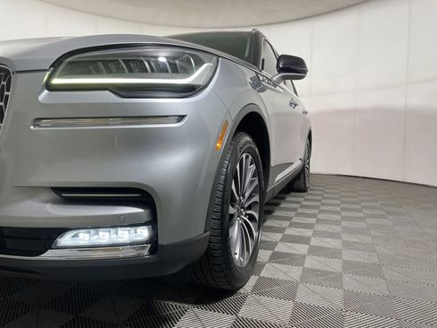 Used 2020 Lincoln Aviator Reserve image 25