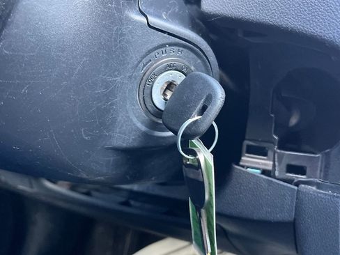 Used 2019 Subaru Crosstrek 2.0i Premium w/ Eyesight System image 18