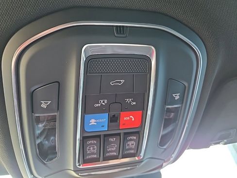 New 2025 Jeep Grand Cherokee Limited w/ Luxury Tech Group II image 68