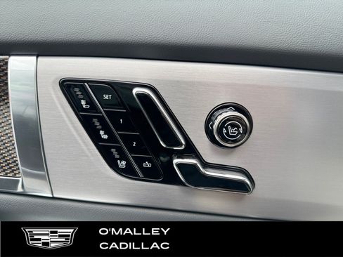 New 2026 Cadillac Vistiq Luxury w/ LPO, Floor Liner Package AWD/4WD image 21
