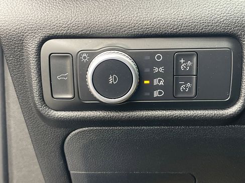 Used 2022 Ford Explorer XLT w/ Equipment Group 202A image 33