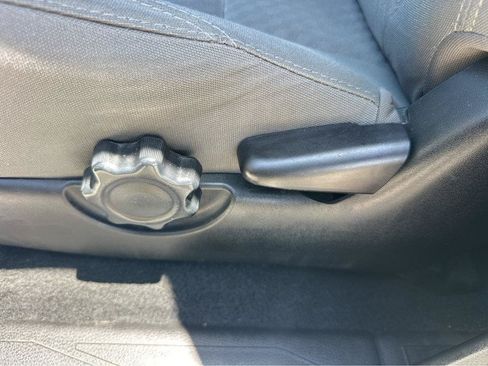 Used 2021 Toyota Tacoma SR RWD image 32
