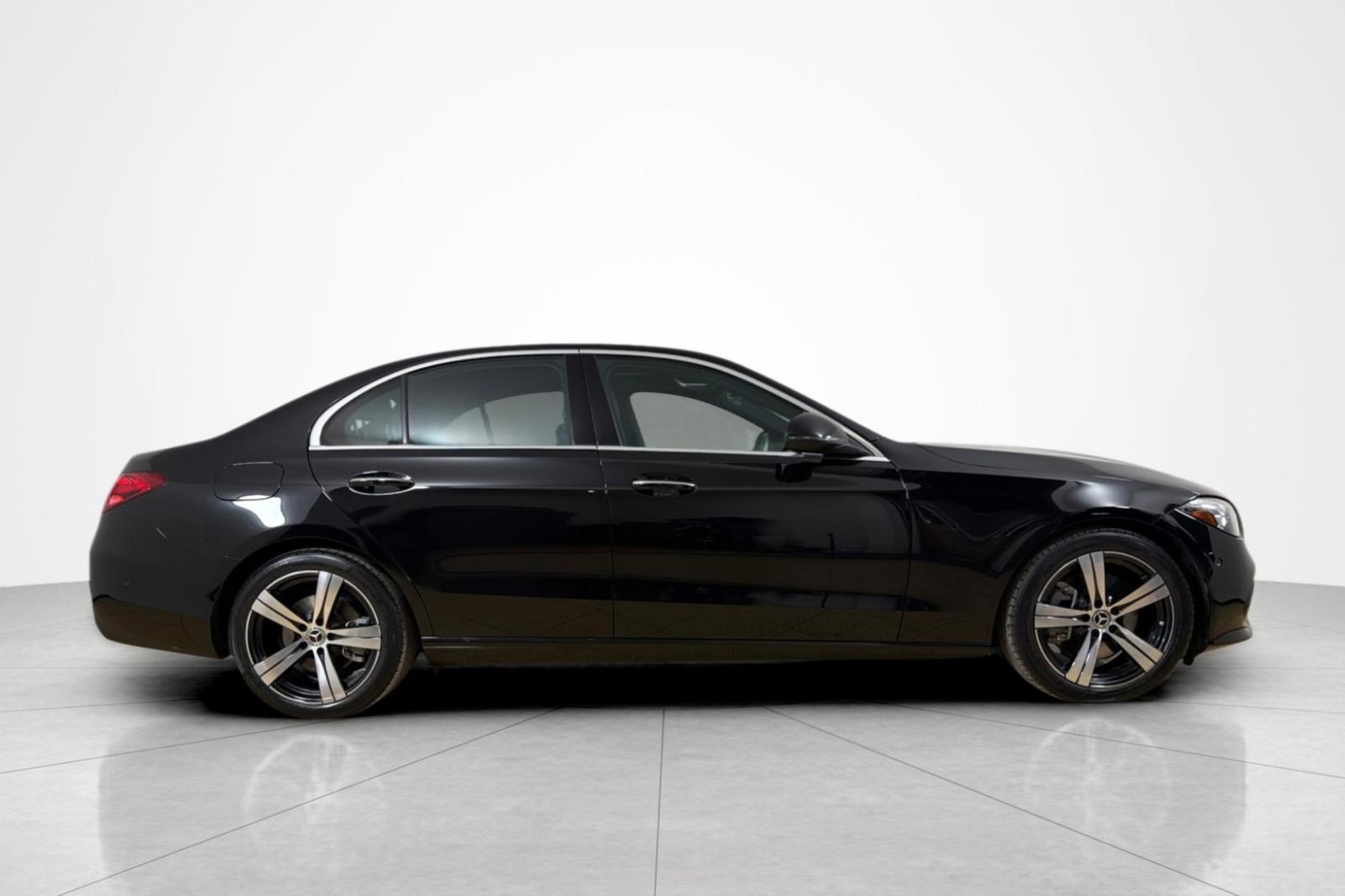 Used 2024 Mercedes-Benz C 300 Sedan image 6