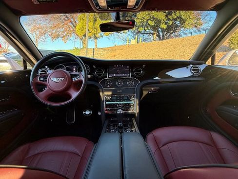 Used 2019 Bentley Mulsanne image 4