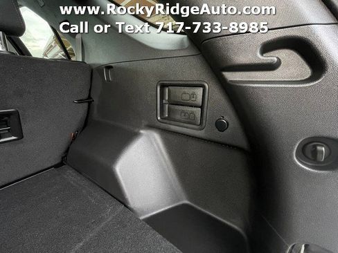 Used 2023 Chevrolet Equinox LT image 28