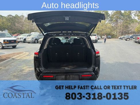 Used 2025 Nissan Pathfinder SV image 8