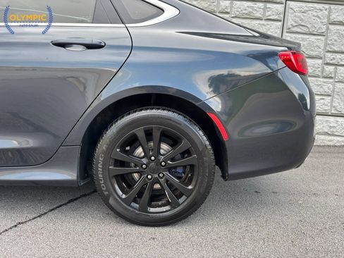 Used 2017 Chrysler 200 Limited Platinum w/ Comfort & Convenience Group image 10