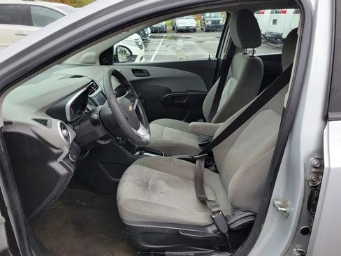 Used 2020 Chevrolet Sonic LT FWD image 2