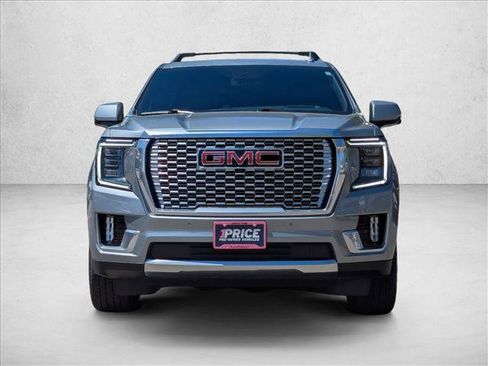 Used 2023 GMC Yukon XL Denali AWD/4WD image 2