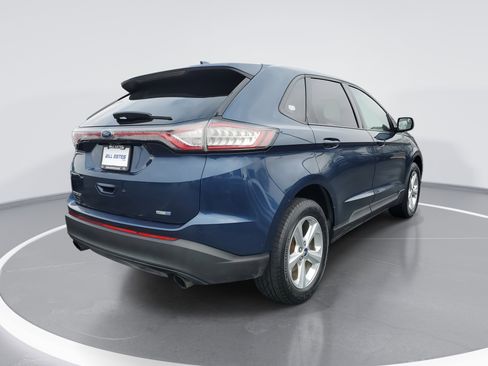 Used 2017 Ford Edge SE image 3