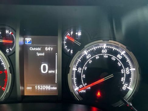 Used 2023 Toyota 4Runner TRD Off-Road Premium w/ Moonroof Package AWD/4WD image 17